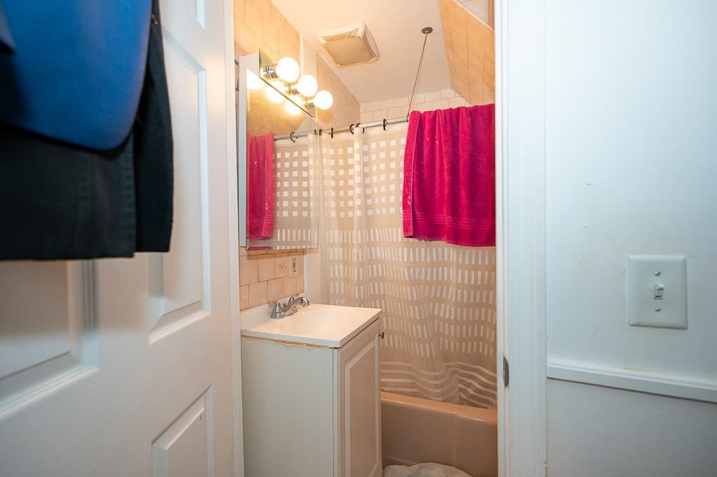5+ Family - 5+ Units Up/Down at 6 North Main Street, Grafton MA 01536, Grafton, photo 23 of 41