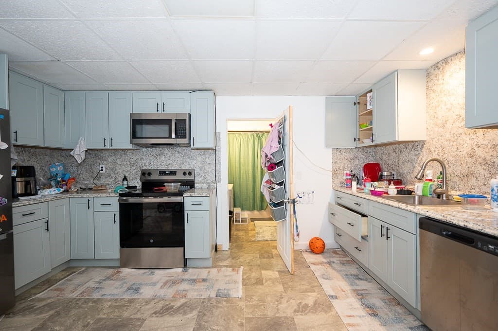 5+ Family - 5+ Units Up/Down at 6 North Main Street, Grafton MA 01536, Grafton, photo 16 of 41