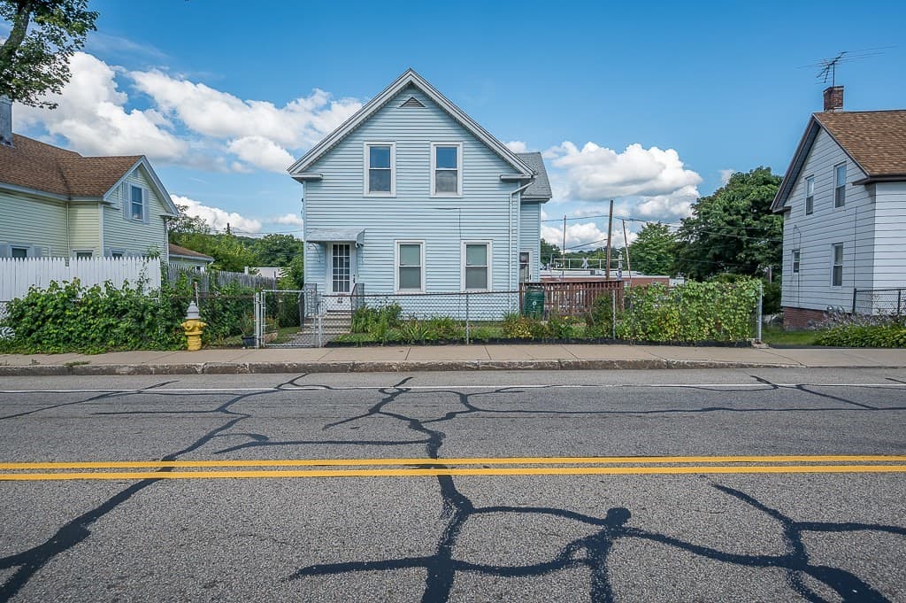Single Family Residence at 25 Greenwood St., Worcester MA 01607, Worcester, photo 6 of 31