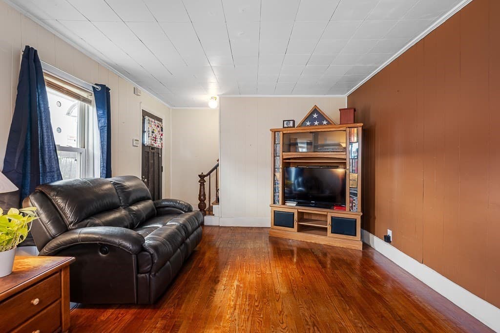 Single Family Residence at 25 Greenwood St., Worcester MA 01607, Worcester, photo 7 of 31