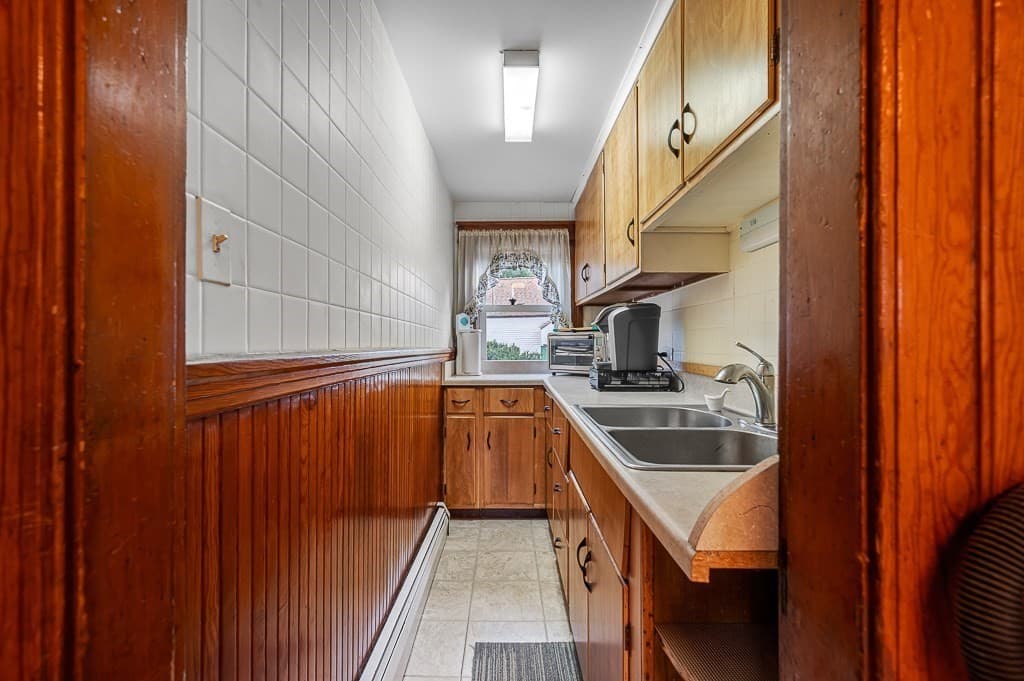 Single Family Residence at 25 Greenwood St., Worcester MA 01607, Worcester, photo 15 of 31