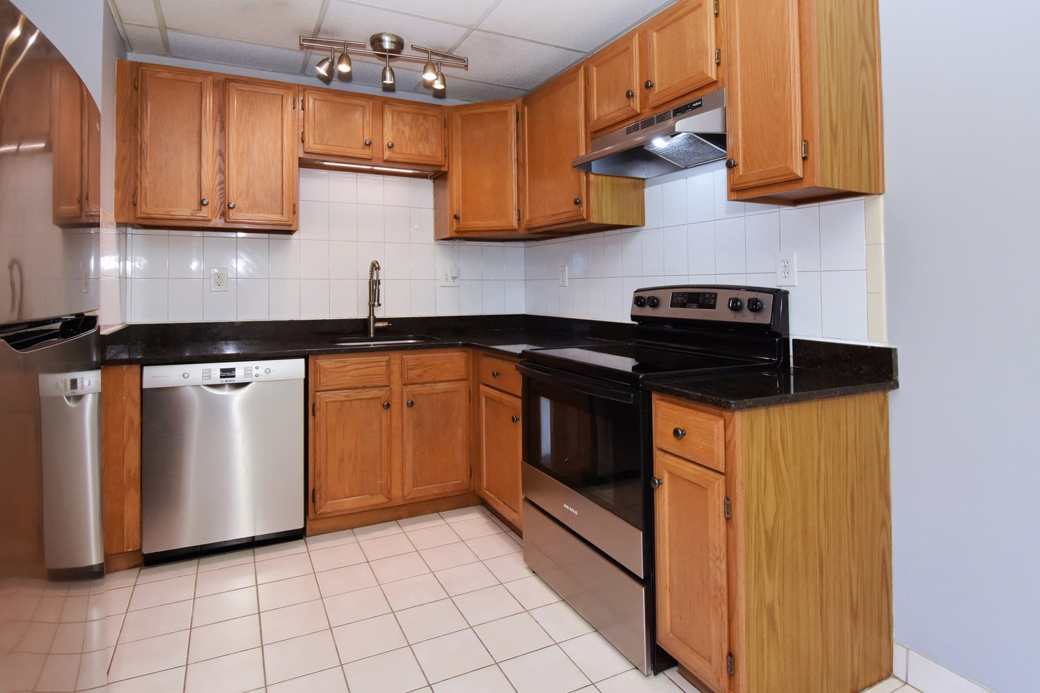 Condominium at 64 Foster St # 301, Peabody MA 01960, Peabody, photo 9 of 19