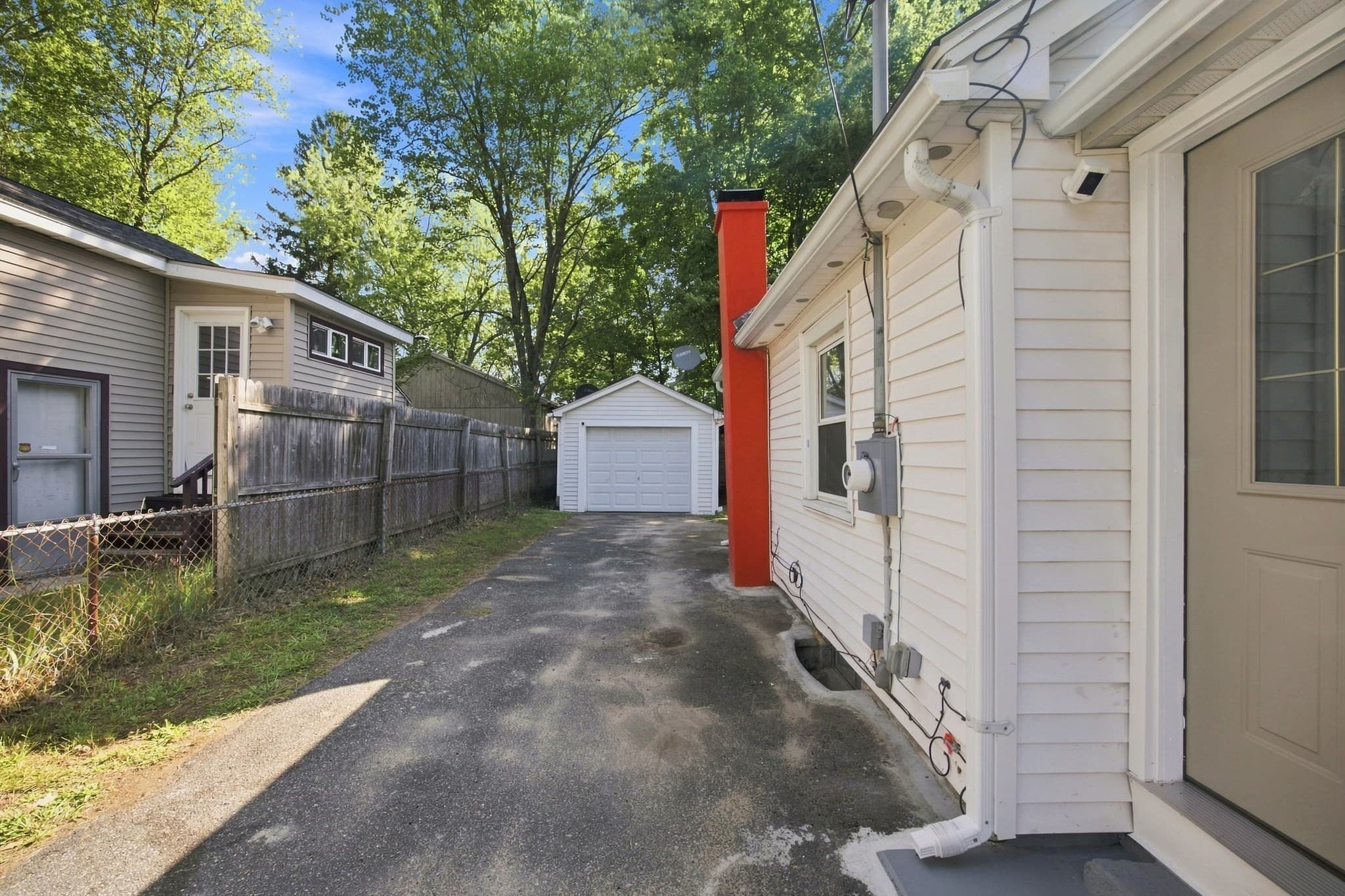 Single Family Residence at 15 Alice St, Springfield MA 01109, Springfield, photo 3 of 26