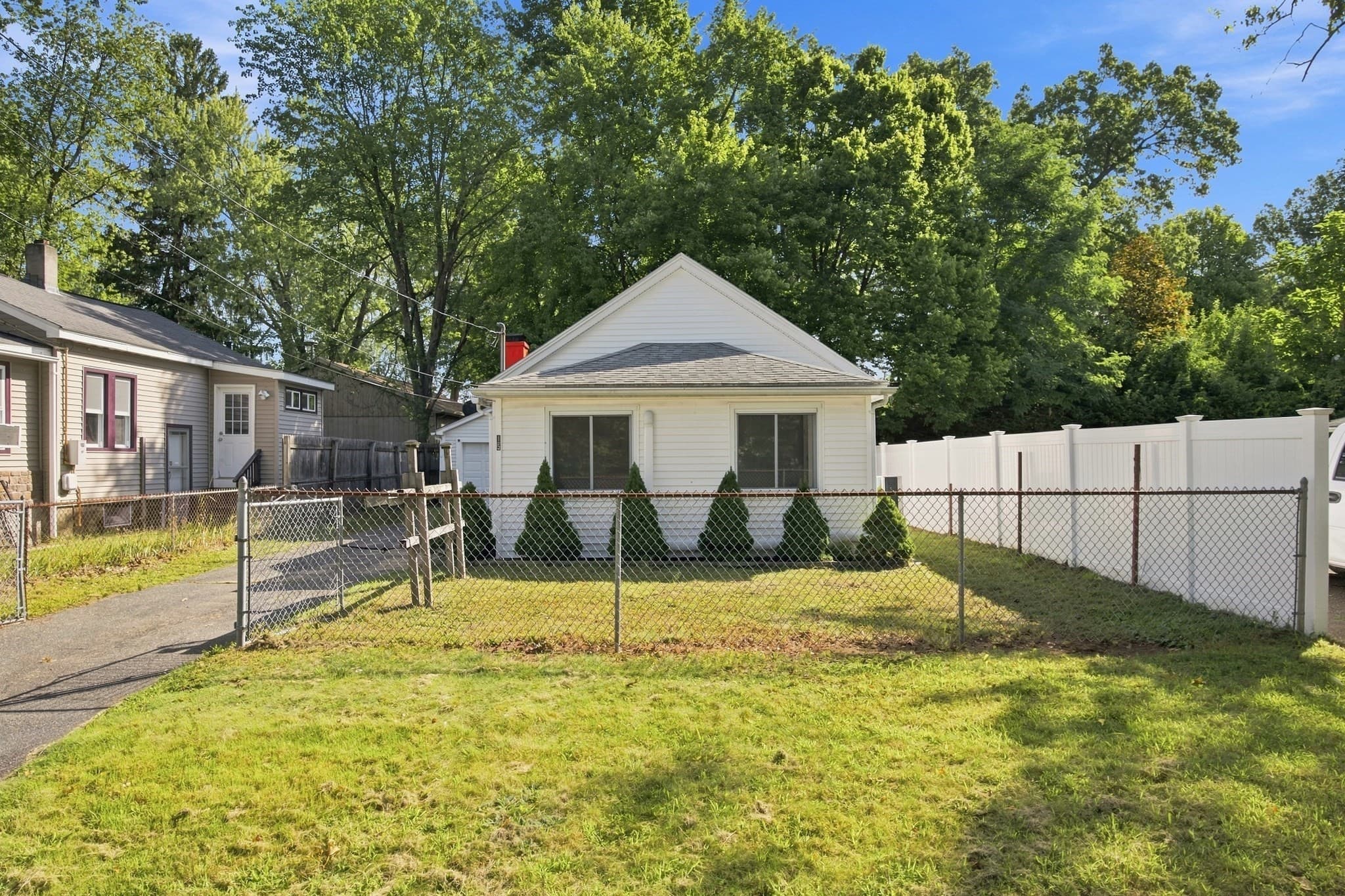 Single Family Residence at 15 Alice St, Springfield MA 01109, Springfield, photo 25 of 26