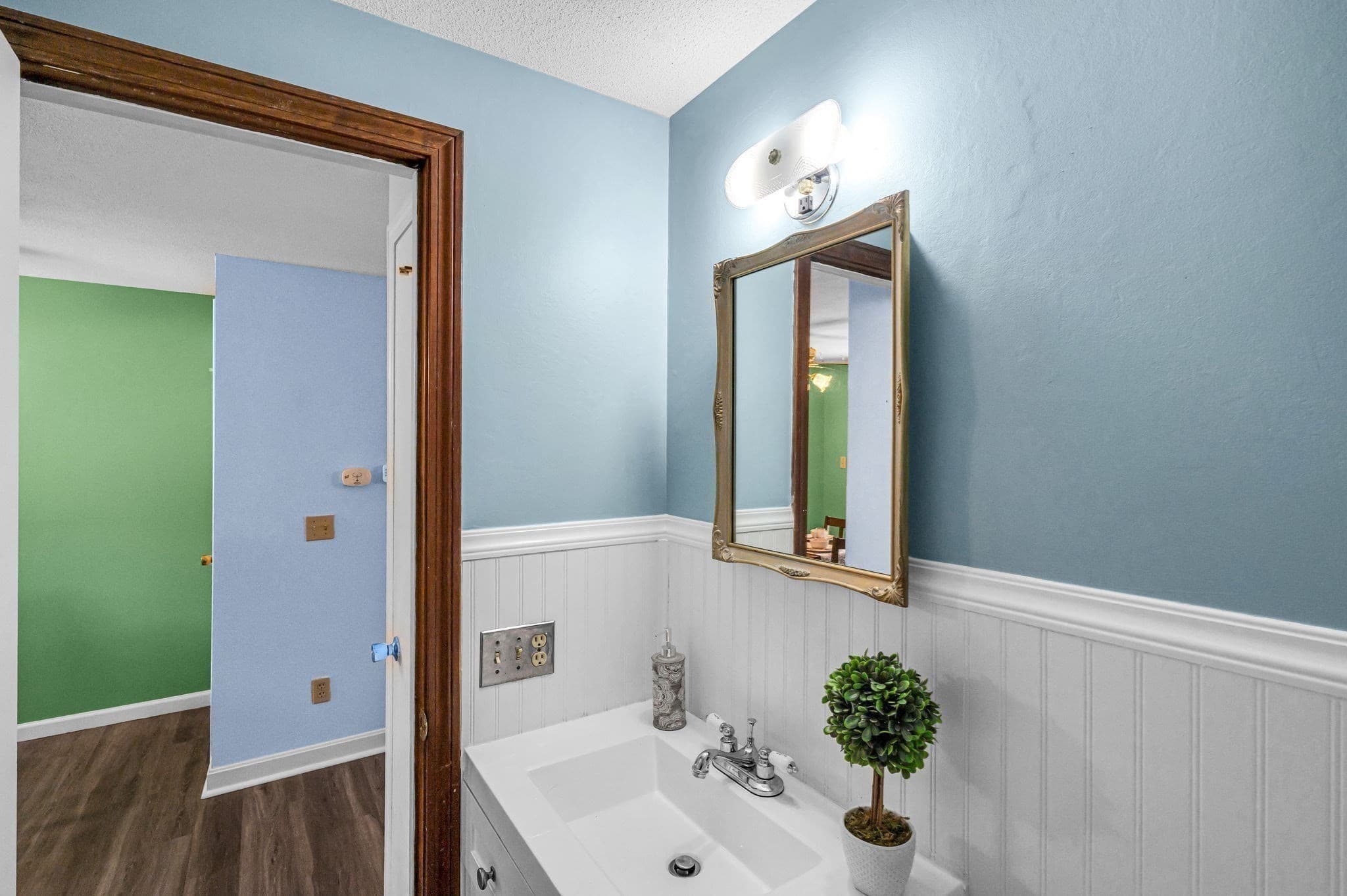 Condominium at 16 Corey Colonial # 16, Agawam MA 01001, Agawam, photo 13 of 37