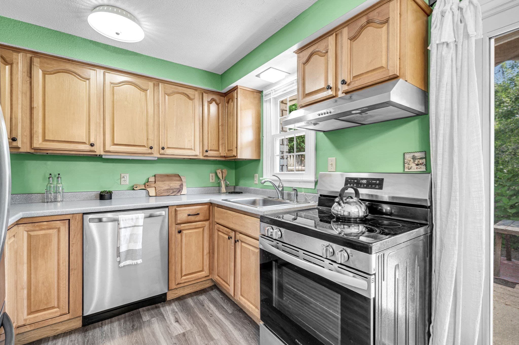 Condominium at 16 Corey Colonial # 16, Agawam MA 01001, Agawam, photo 11 of 37