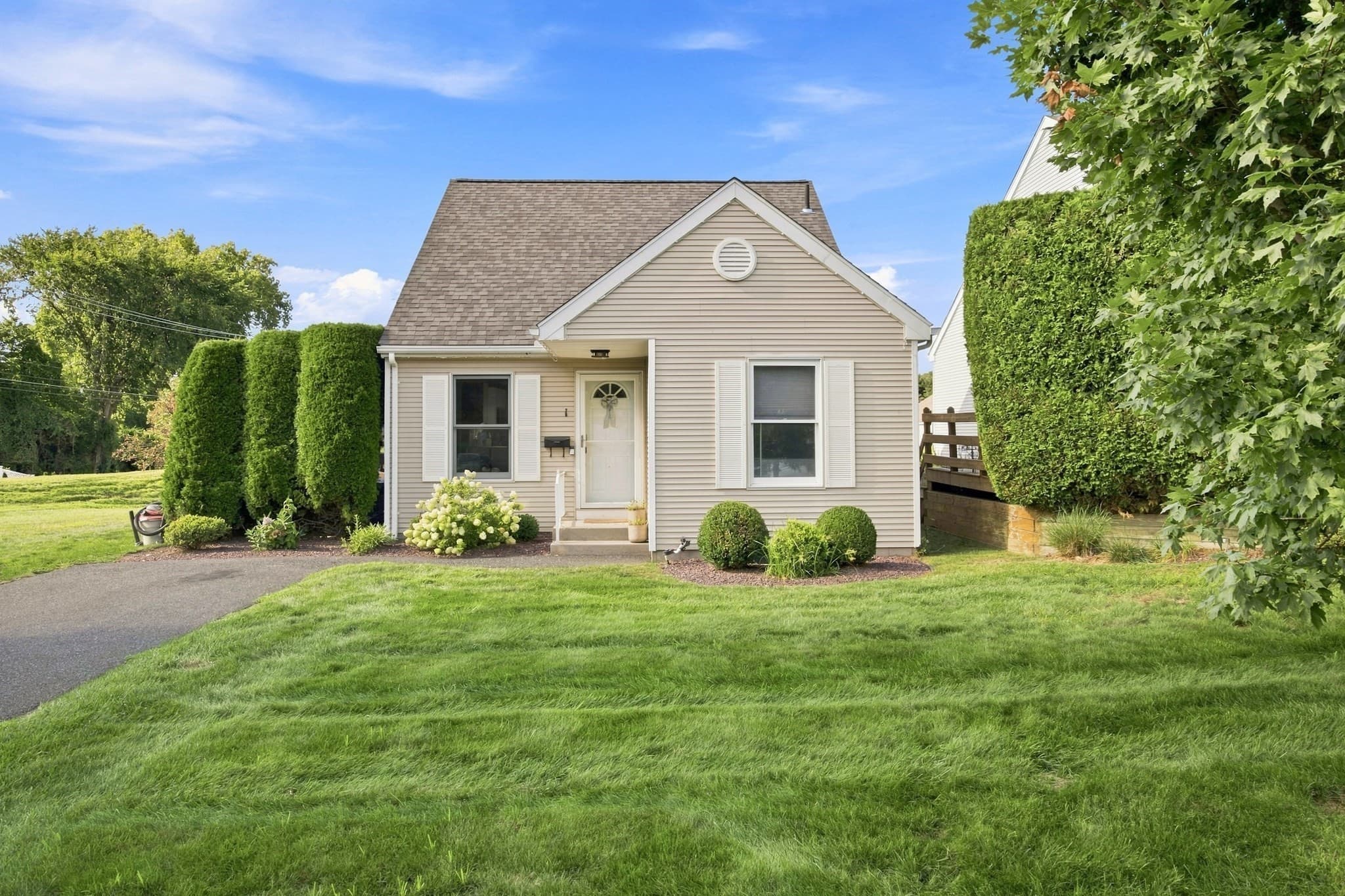 1 Alvord Pl # 1, South Hadley MA 01075