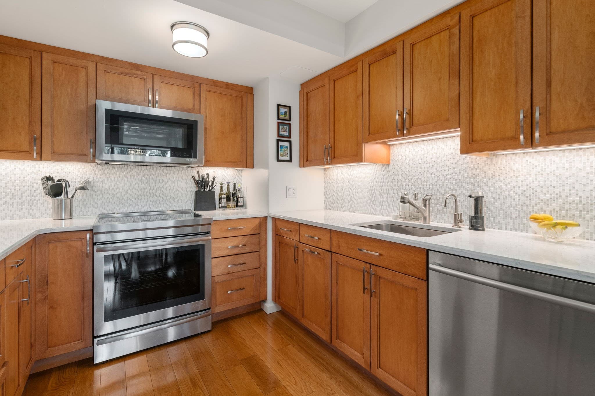 Condominium at 1731 Beacon Street # 402, Brookline MA 02445, Brookline, photo 6 of 24