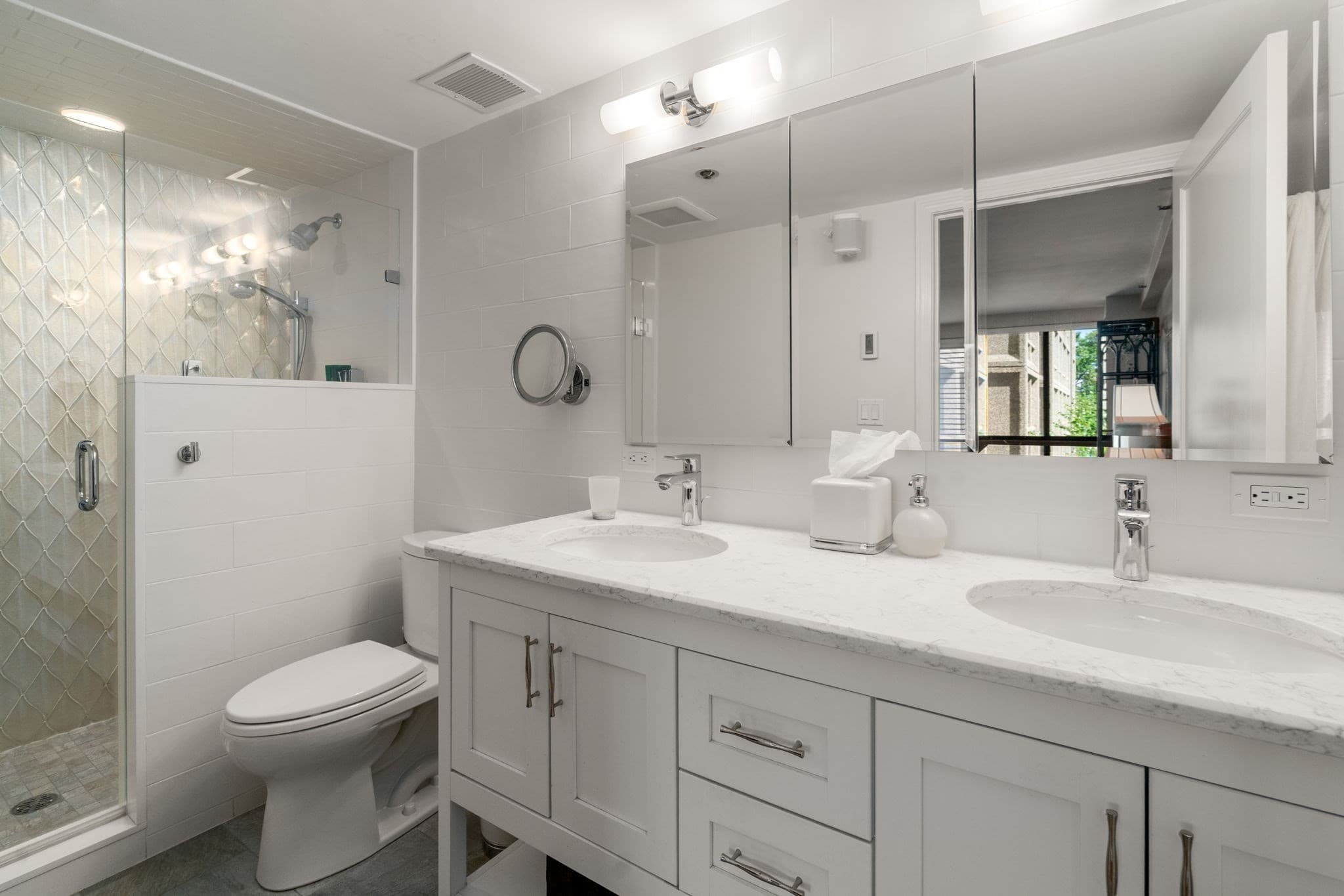 Condominium at 1731 Beacon Street # 402, Brookline MA 02445, Brookline, photo 13 of 24