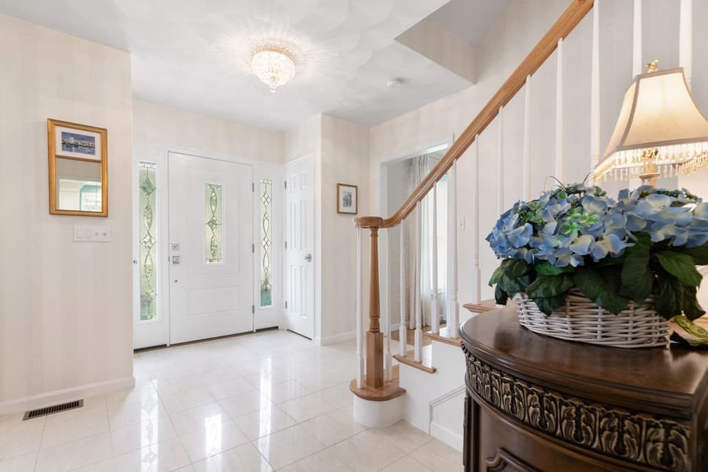 Single Family Residence at 21 Partridge Lane, Wakefield MA 01880, photo 5 of 39