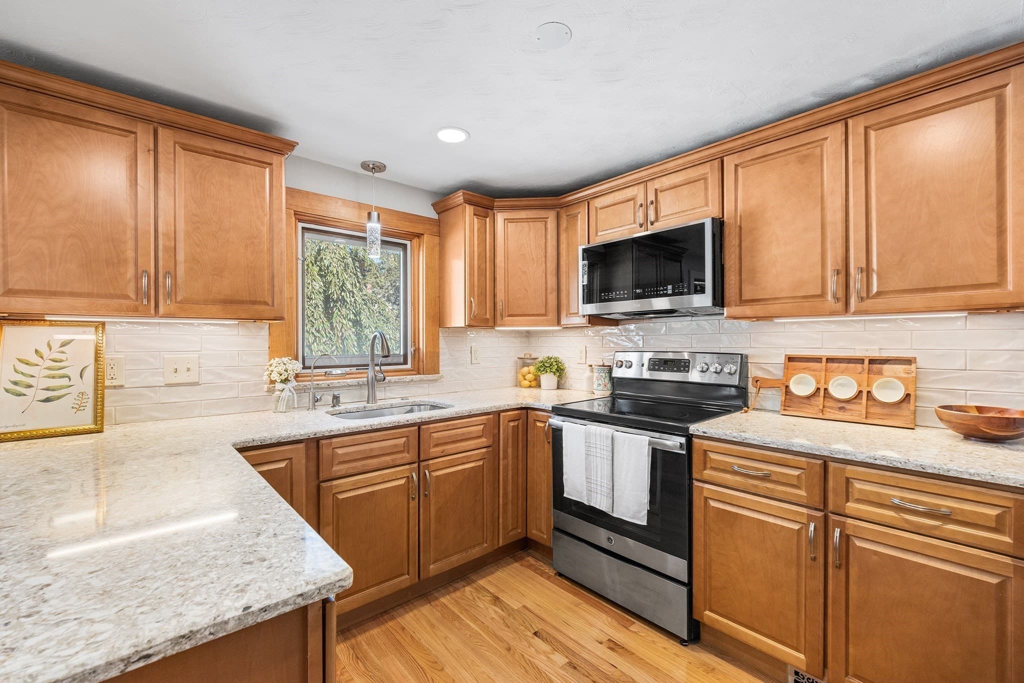 Single Family Residence at 7 Puritan Rd, Danvers MA 01923, Danvers, photo 13 of 32