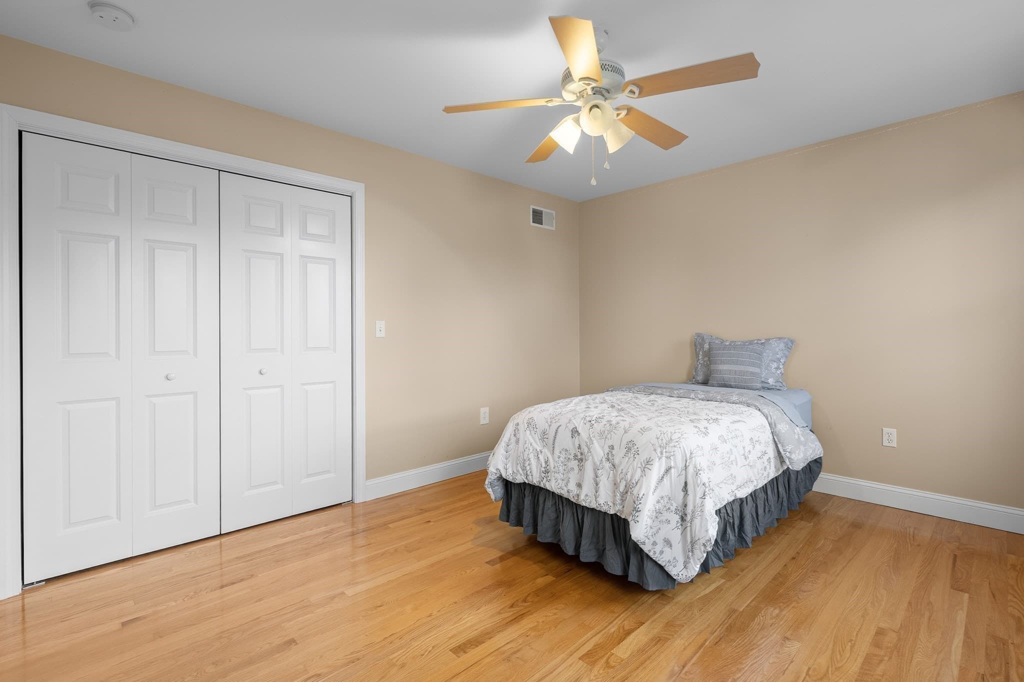 Single Family Residence at 3 Joy Rd, New Bedford MA 02740, New Bedford, photo 15 of 25