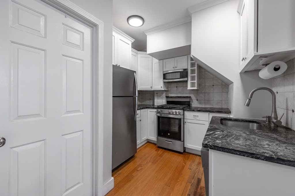 Condominium at 159 I St # 1, Boston MA 02127, Boston, photo 10 of 21