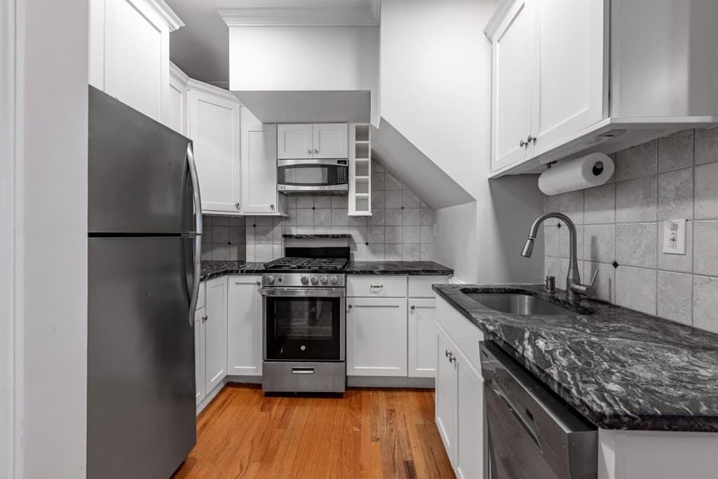 Condominium at 159 I St # 1, Boston MA 02127, Boston, photo 11 of 21