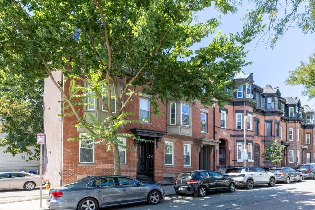 Condominium at 159 I St # 1, Boston MA 02127, Boston, photo 4 of 21
