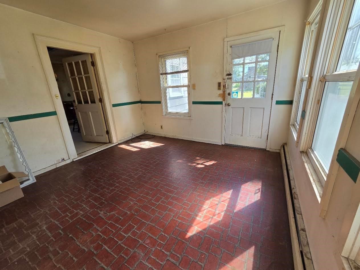 Single Family Residence at 211 Lowell Street, Methuen MA 01844, Methuen, photo 5 of 24