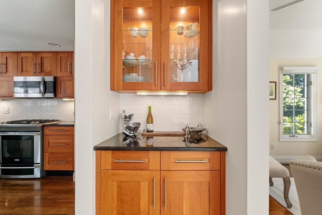 Single Family Residence at 30 Hill And Plain Road, Falmouth MA 02536, Falmouth, photo 6 of 38