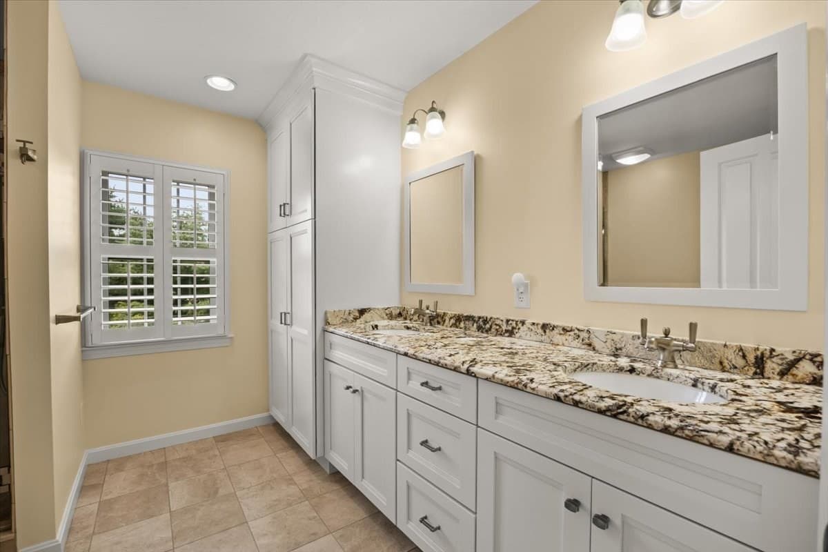Condominium at 2 Sunflower Drive # 2, Raynham MA 02767, Raynham, photo 23 of 40