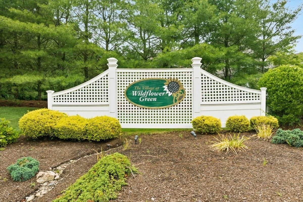 Condominium at 2 Sunflower Drive # 2, Raynham MA 02767, Raynham, photo 2 of 40