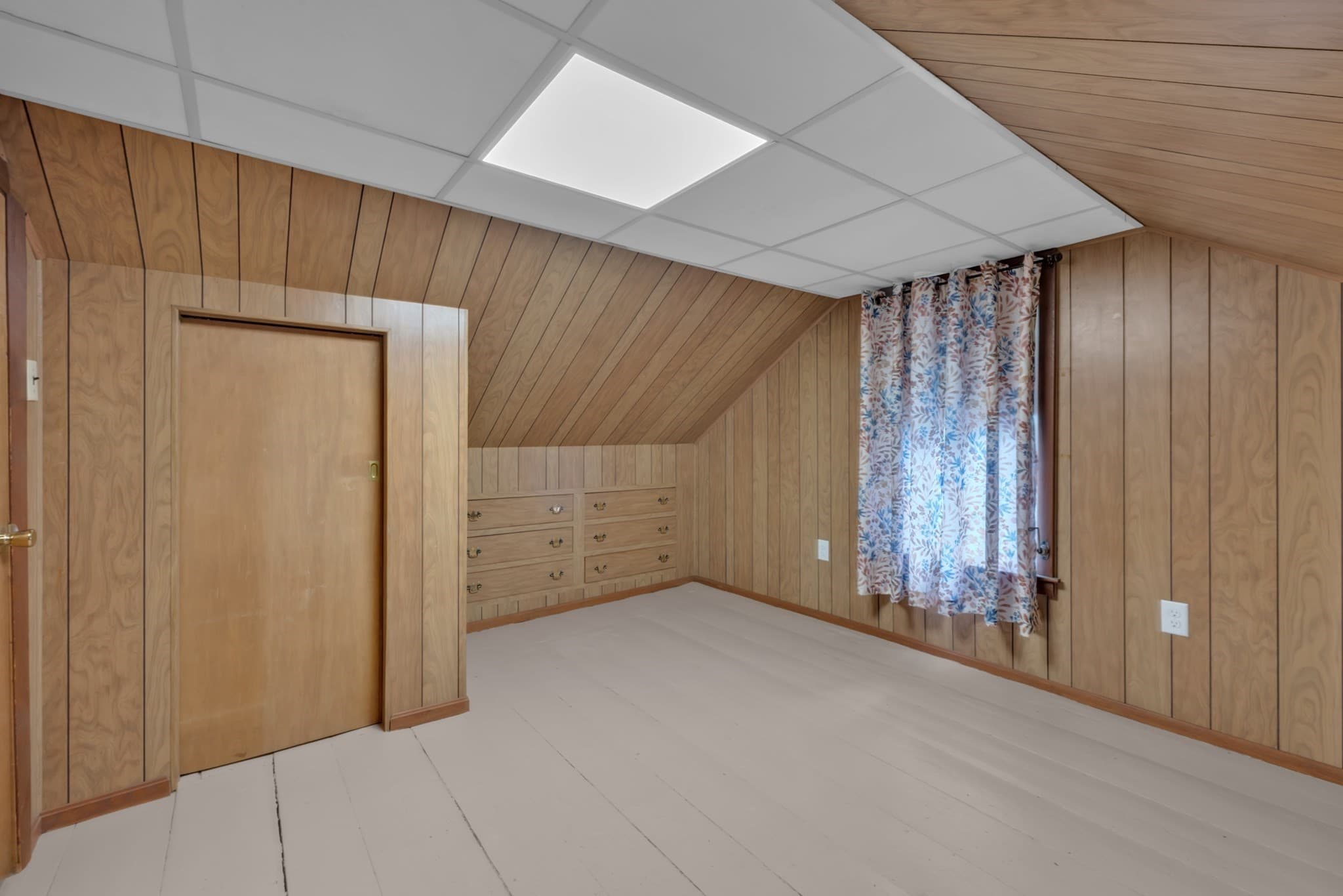 Single Family Residence at 3 Prospect Ave, Dudley MA 01571, Dudley, photo 16 of 27
