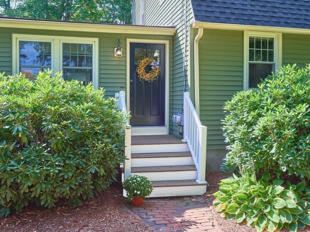 Single Family Residence at 69 Walnut St, Upton MA 01568, Upton, photo 3 of 40
