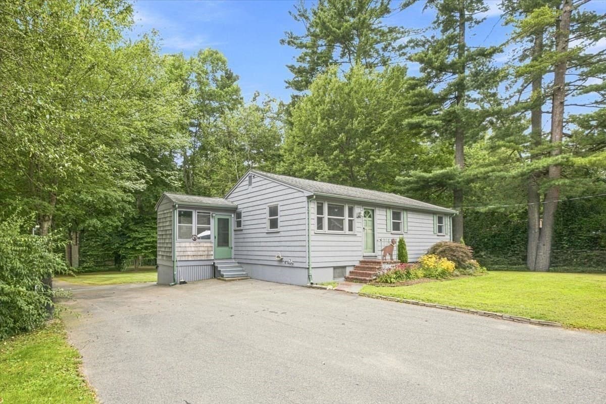 Single Family Residence at 8 Cross St, Halifax MA 02338, Halifax, photo 5 of 42