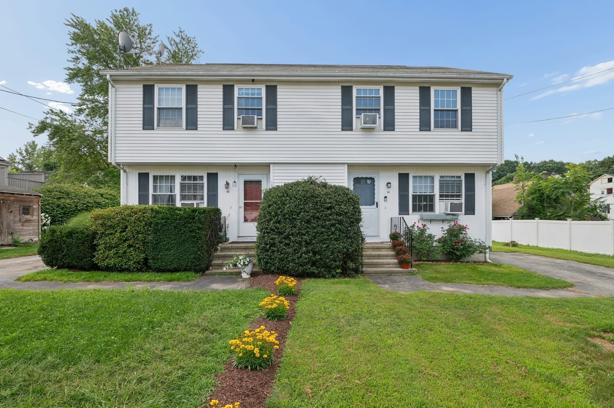 Single Family Residence at 14 Phoenix St, Worcester MA 01604, Worcester, photo 2 of 38