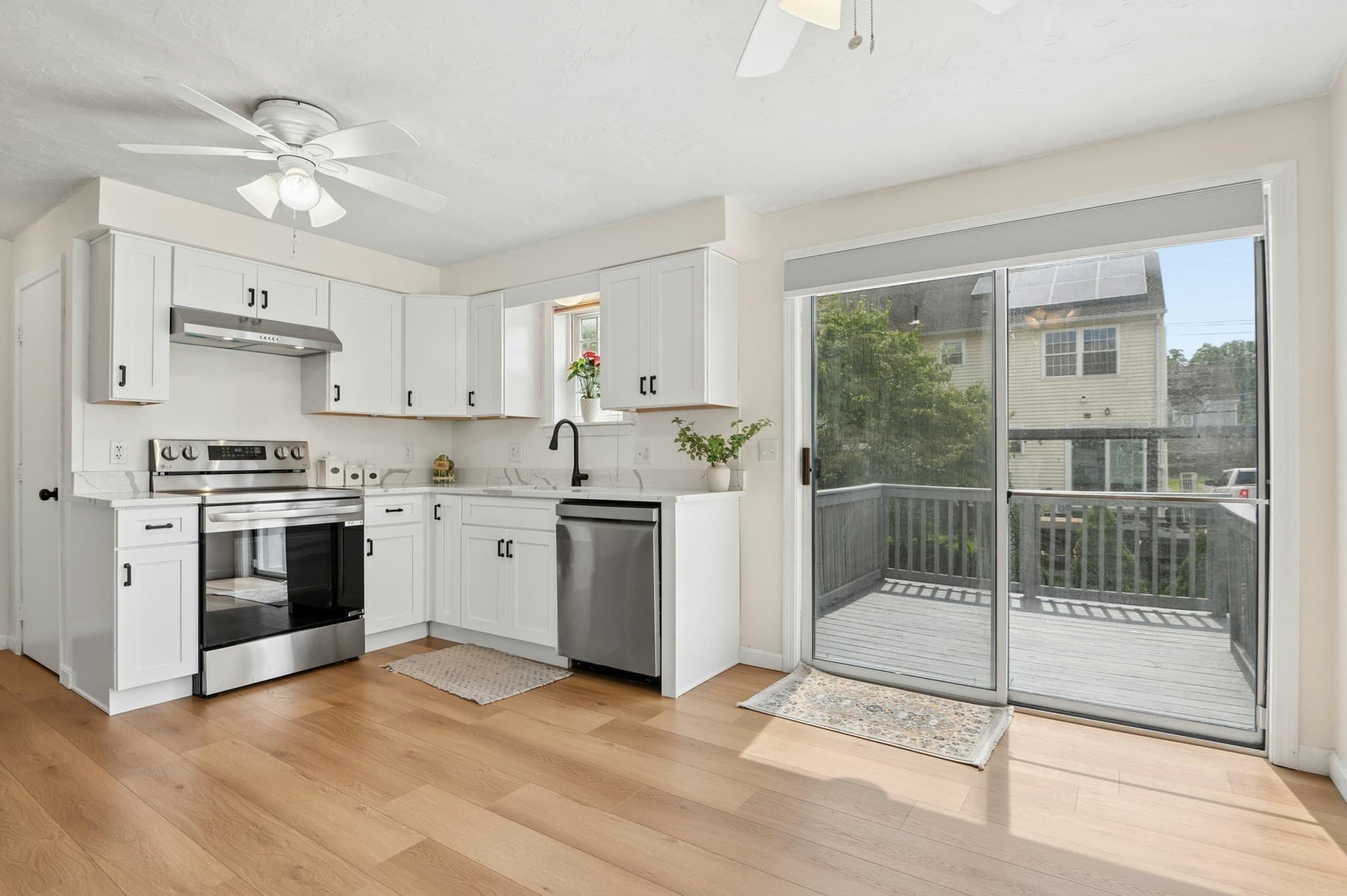 Single Family Residence at 14 Phoenix St, Worcester MA 01604, Worcester, photo 13 of 38