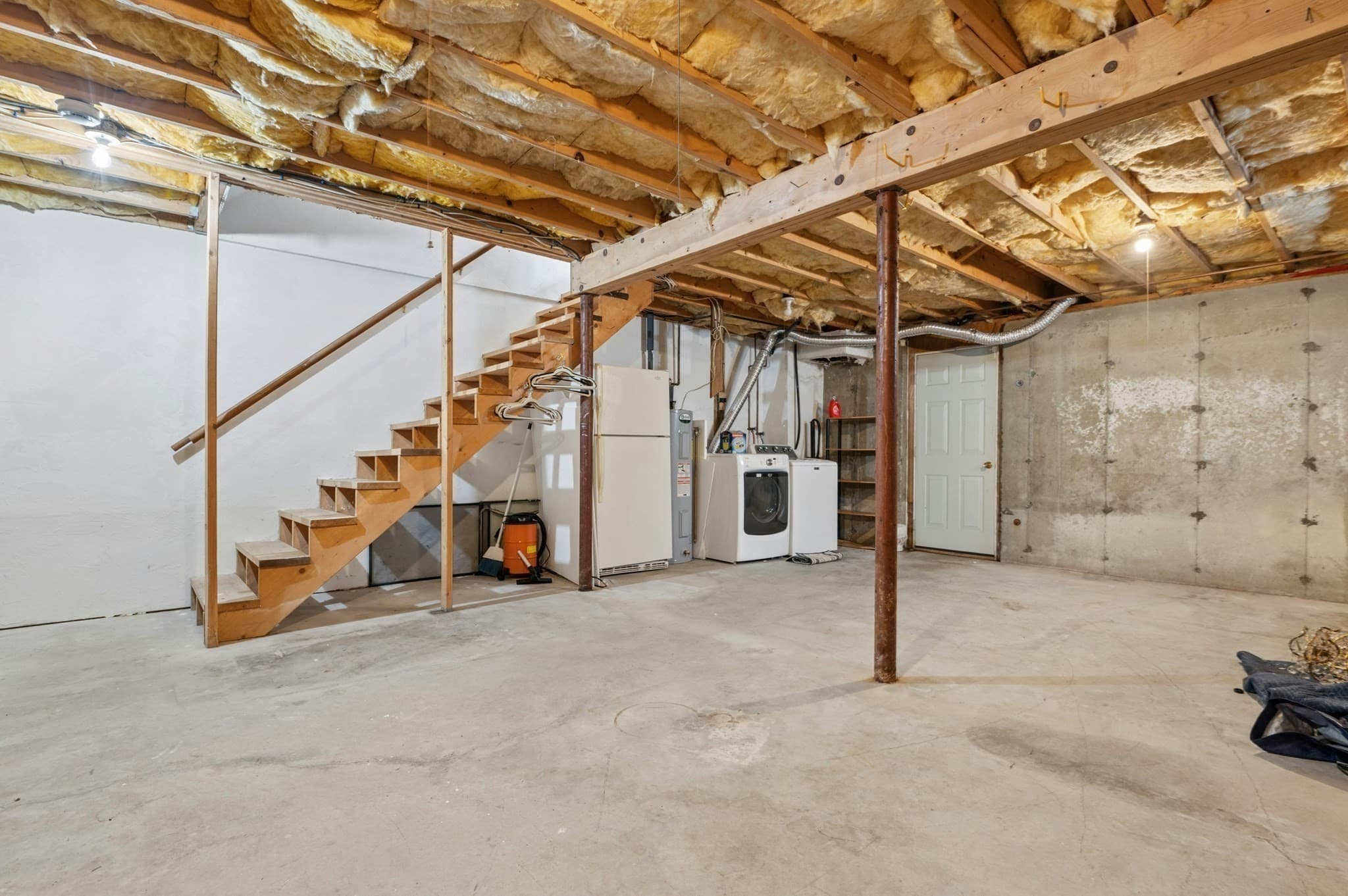 Single Family Residence at 14 Phoenix St, Worcester MA 01604, Worcester, photo 32 of 38