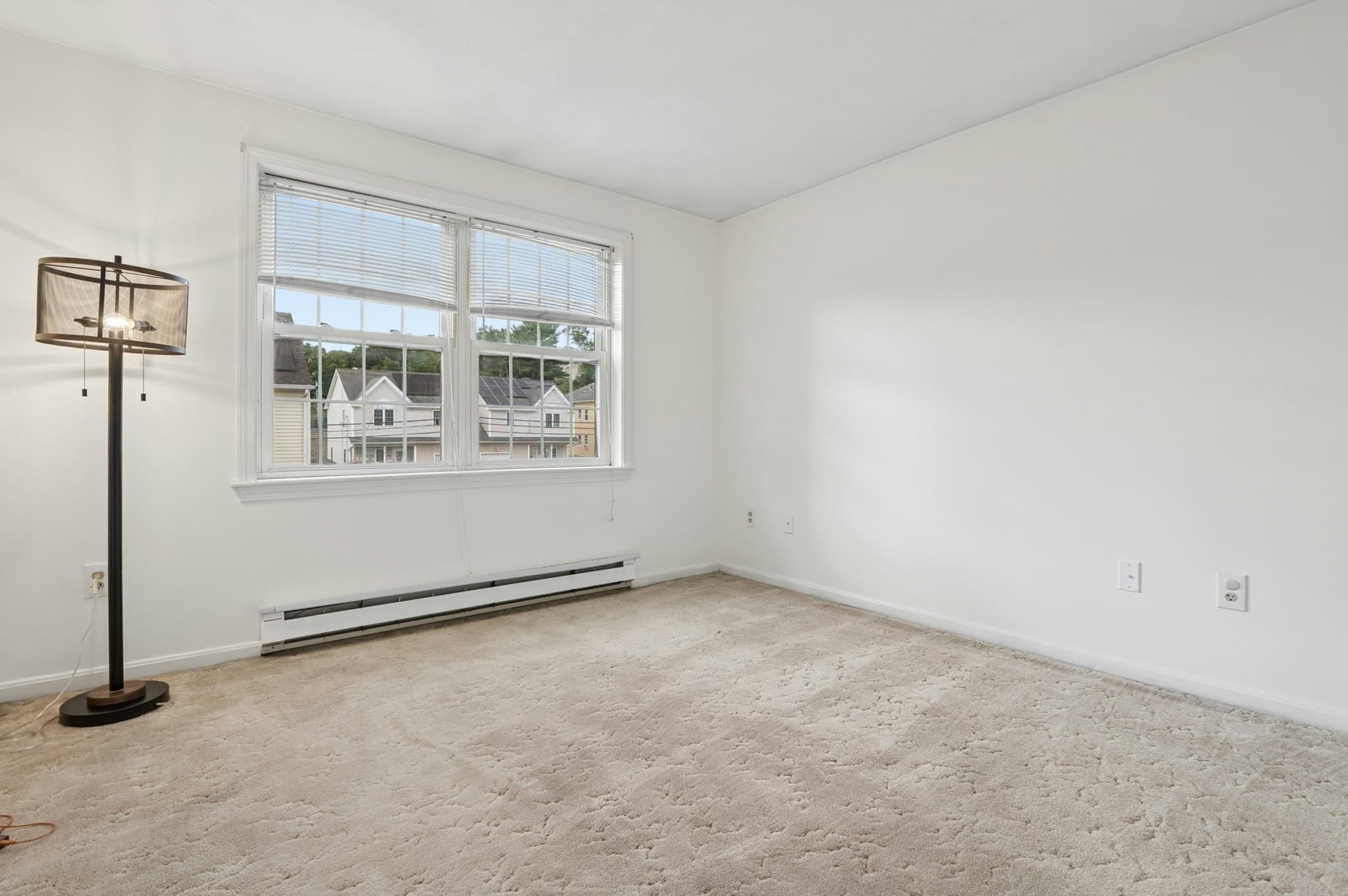Single Family Residence at 14 Phoenix St, Worcester MA 01604, Worcester, photo 24 of 38