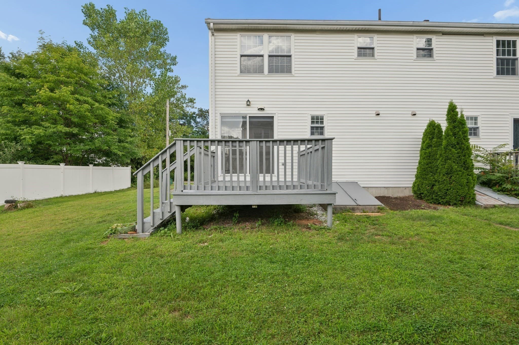 Single Family Residence at 14 Phoenix St, Worcester MA 01604, Worcester, photo 34 of 38