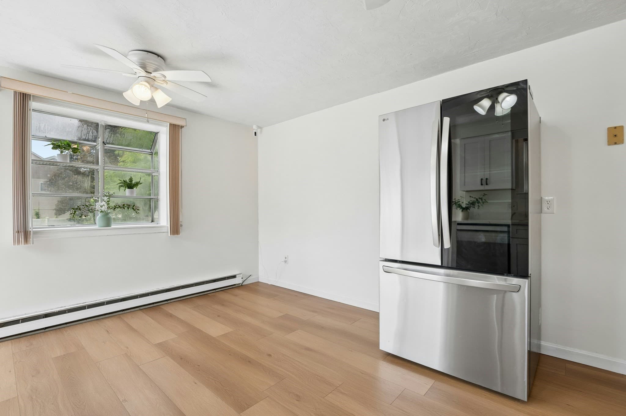 Single Family Residence at 14 Phoenix St, Worcester MA 01604, Worcester, photo 18 of 38