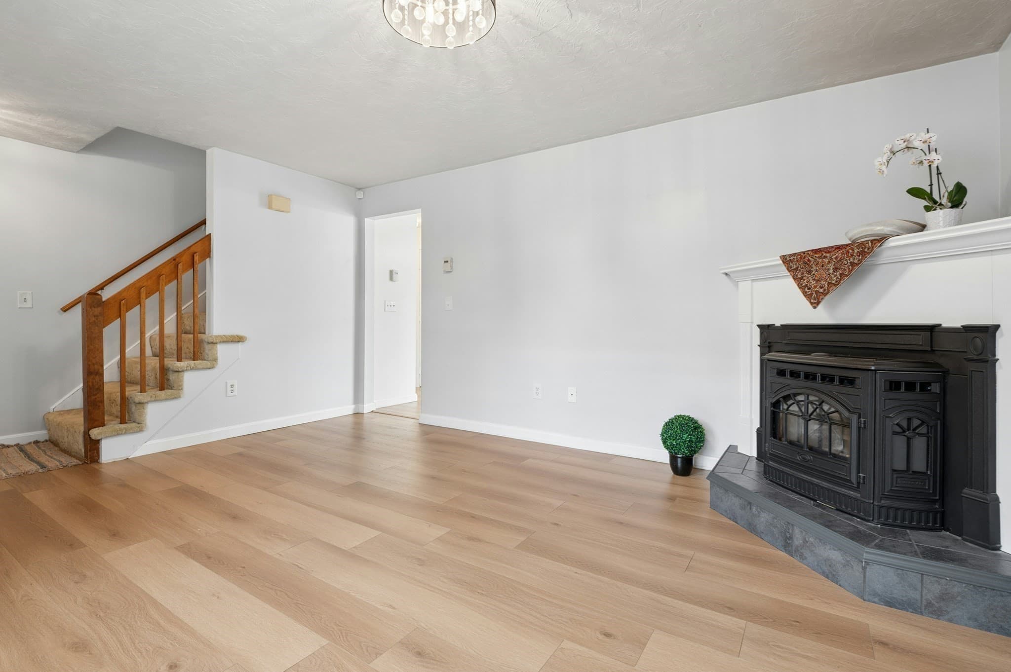 Single Family Residence at 14 Phoenix St, Worcester MA 01604, Worcester, photo 11 of 38