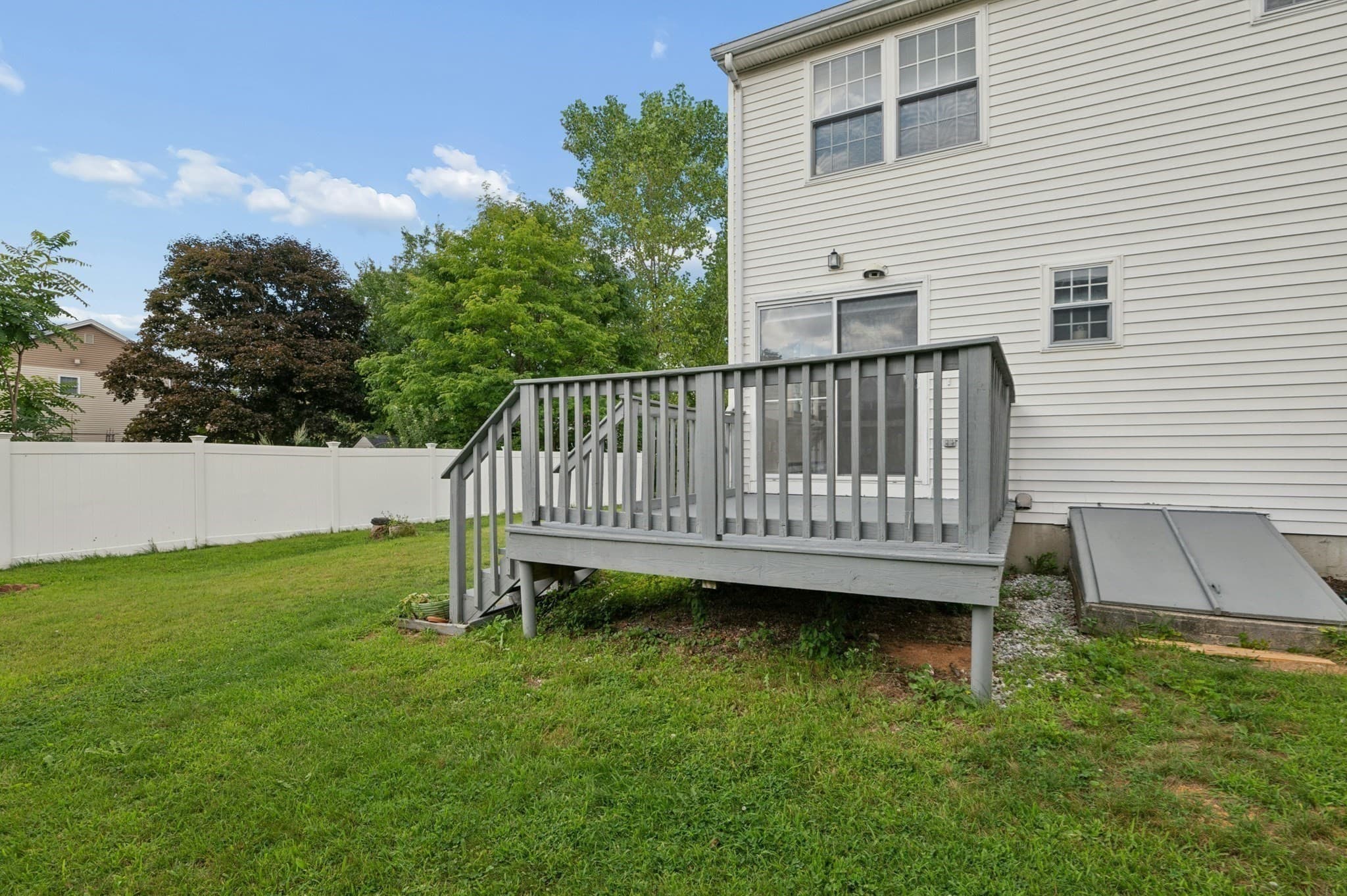 Single Family Residence at 14 Phoenix St, Worcester MA 01604, Worcester, photo 35 of 38