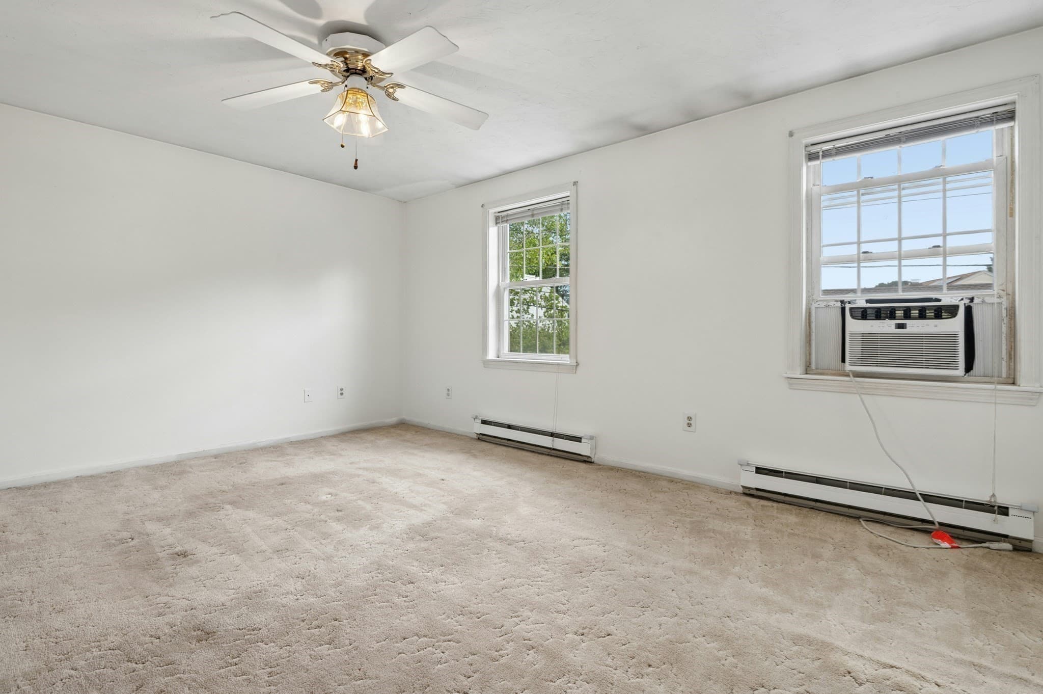 Single Family Residence at 14 Phoenix St, Worcester MA 01604, Worcester, photo 29 of 38