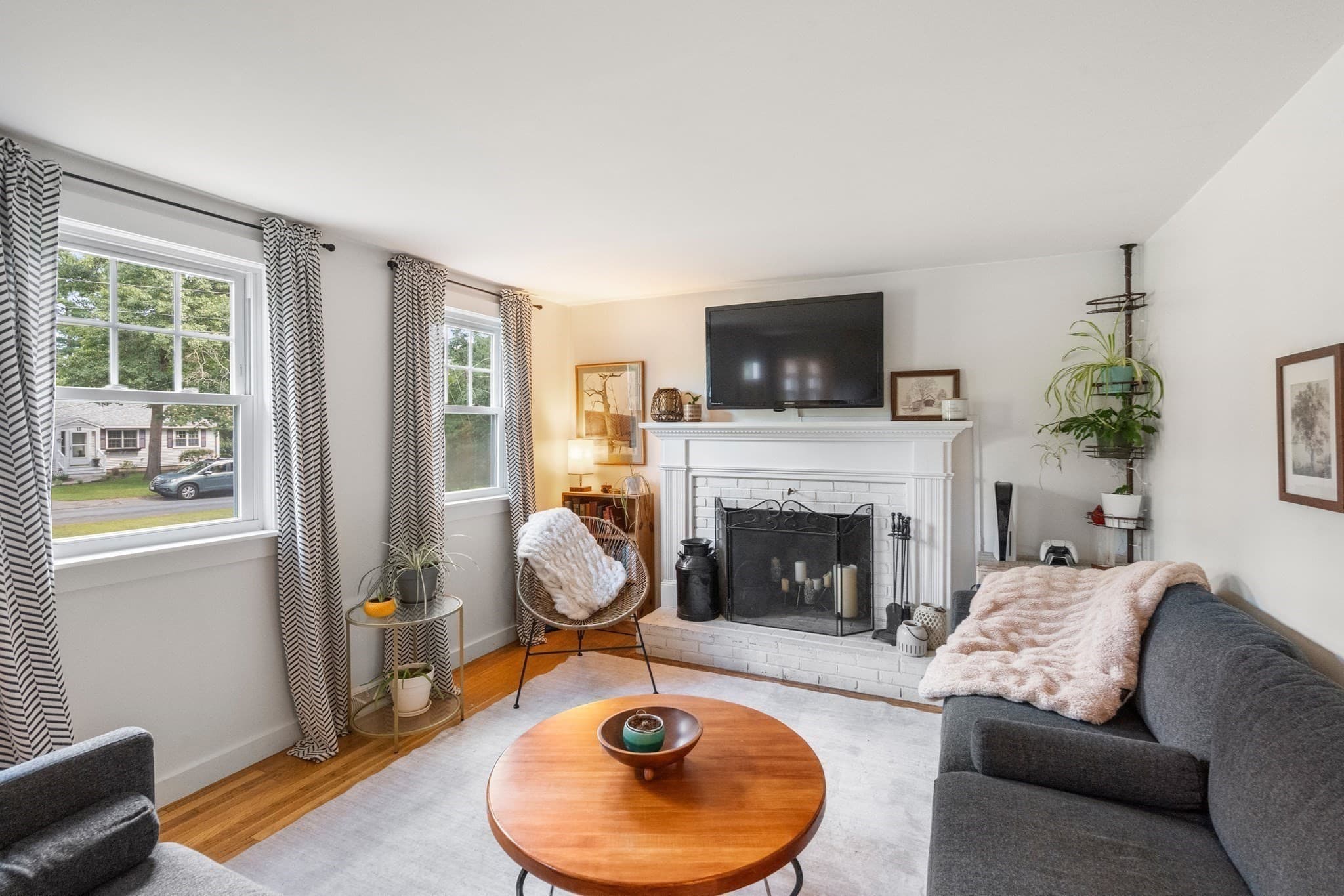 Single Family Residence at 14 Lucas St, Carver MA 02330, Carver, photo 6 of 38