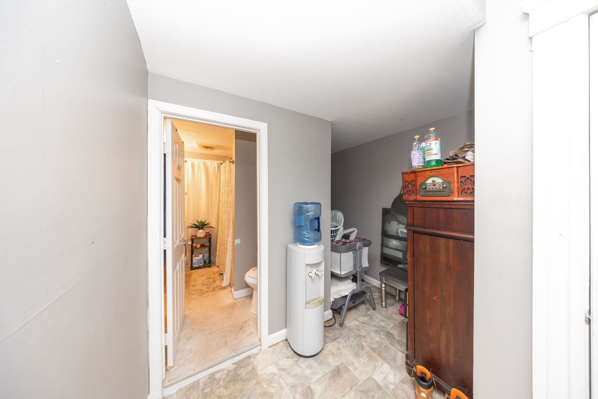5-9 Family at 120 Southgate St, Worcester MA 01603, Worcester, photo 6 of 42