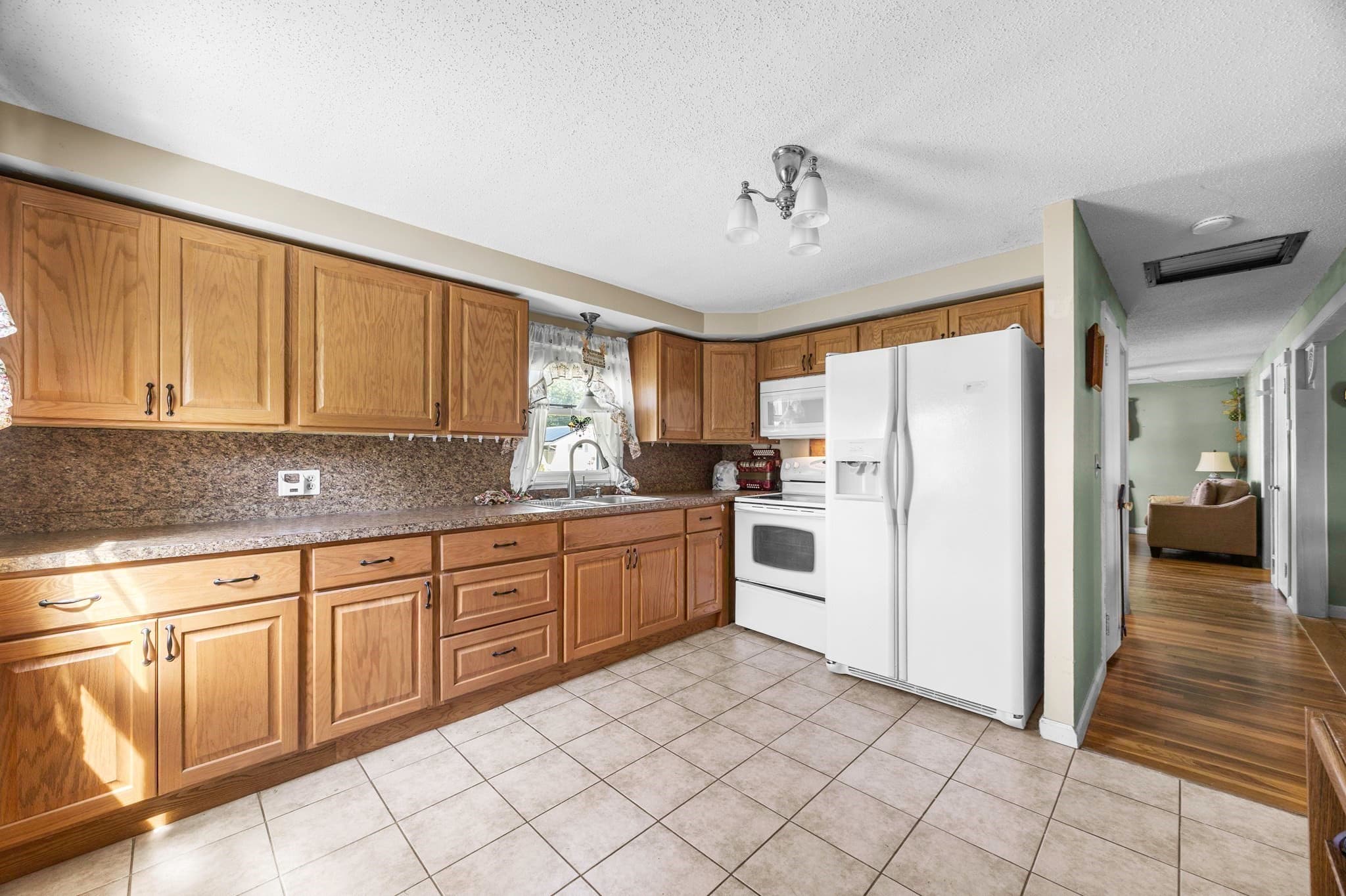 Single Family Residence at 133 Denwall Dr, Springfield MA 01119, Springfield, photo 7 of 27