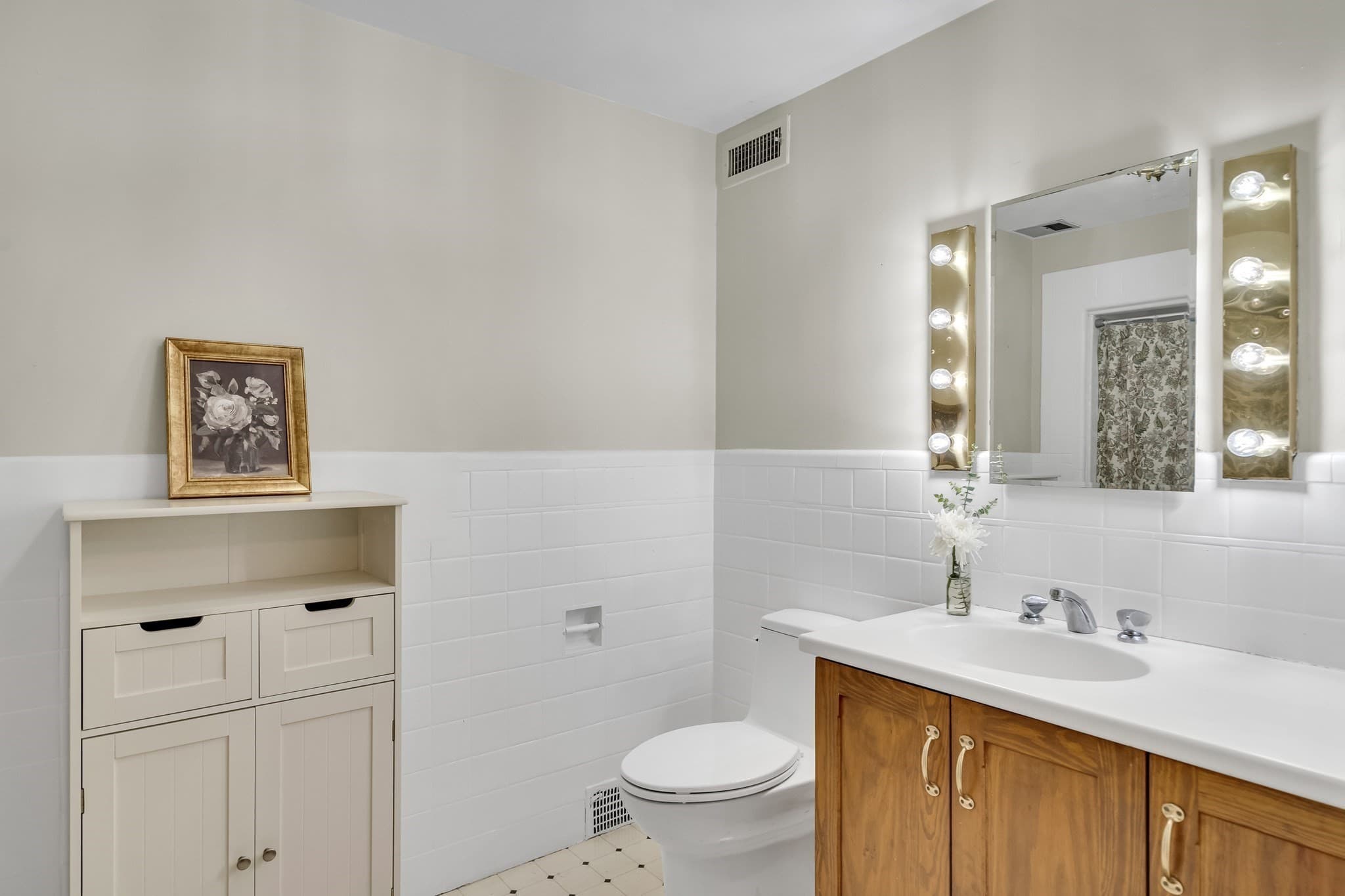 Single Family Residence at 72 Beverly Rd, Brookline MA 02467, Brookline, photo 33 of 42
