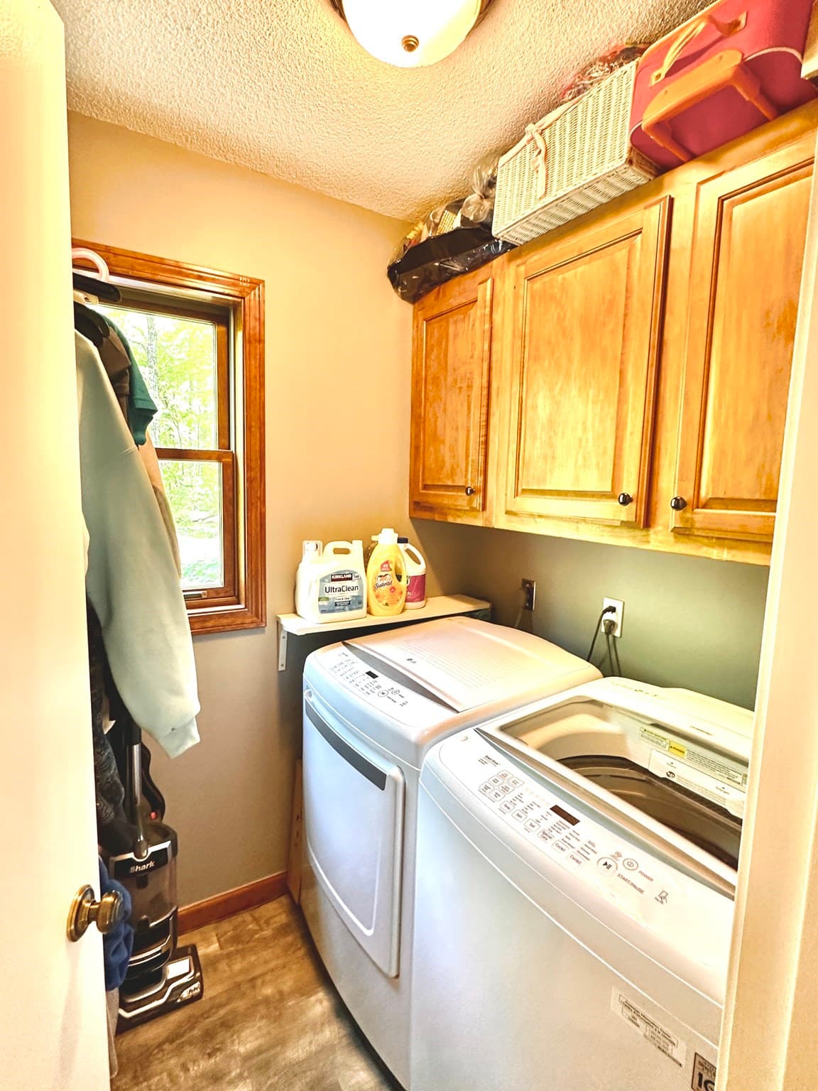 Single Family Residence at 14 Laurel Ridge Dr, Belchertown MA 01007, Belchertown, photo 10 of 32