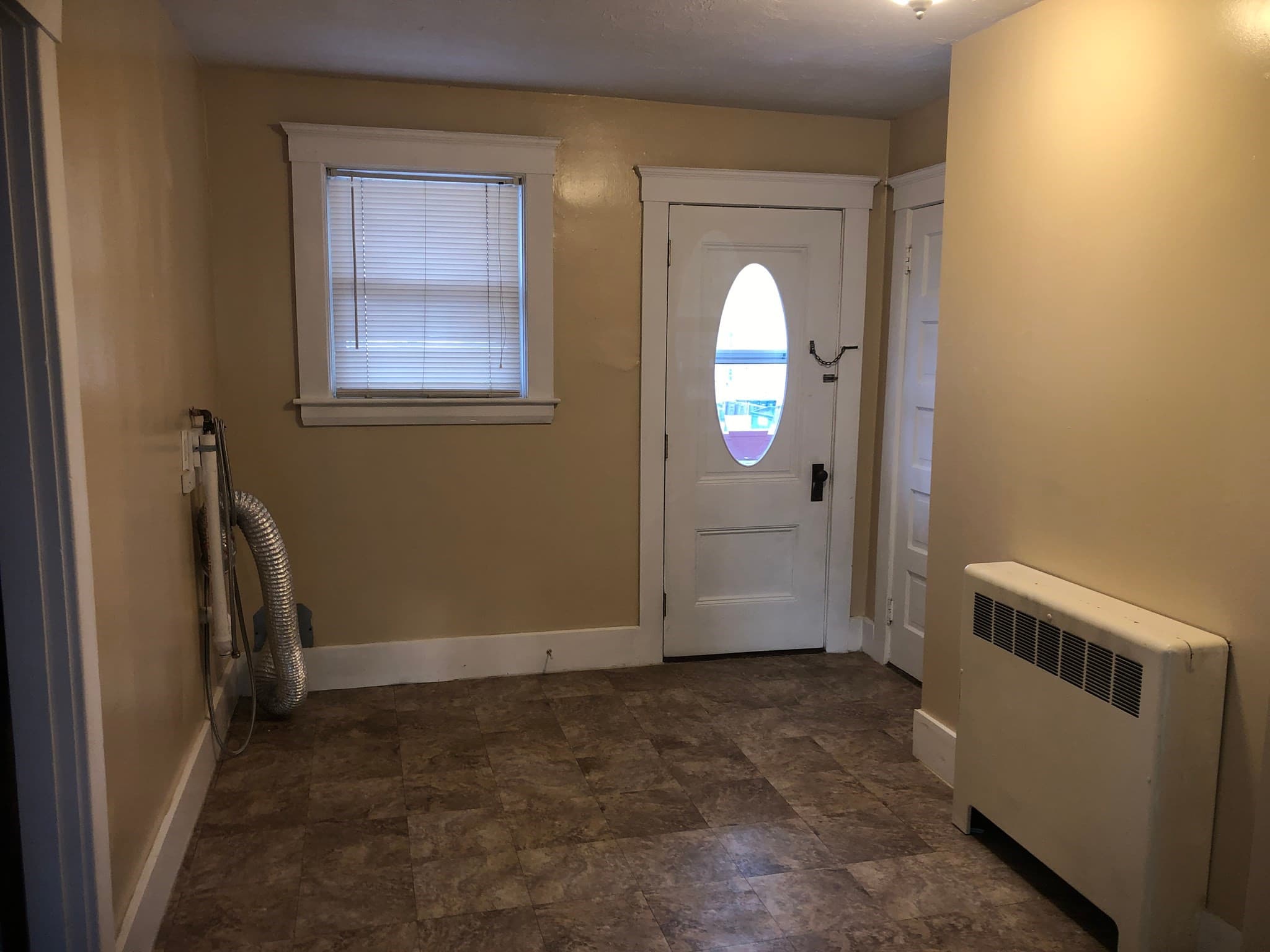 3 Family at 26 Jerome Pl, Leominster MA 01453, Leominster, photo 12 of 39