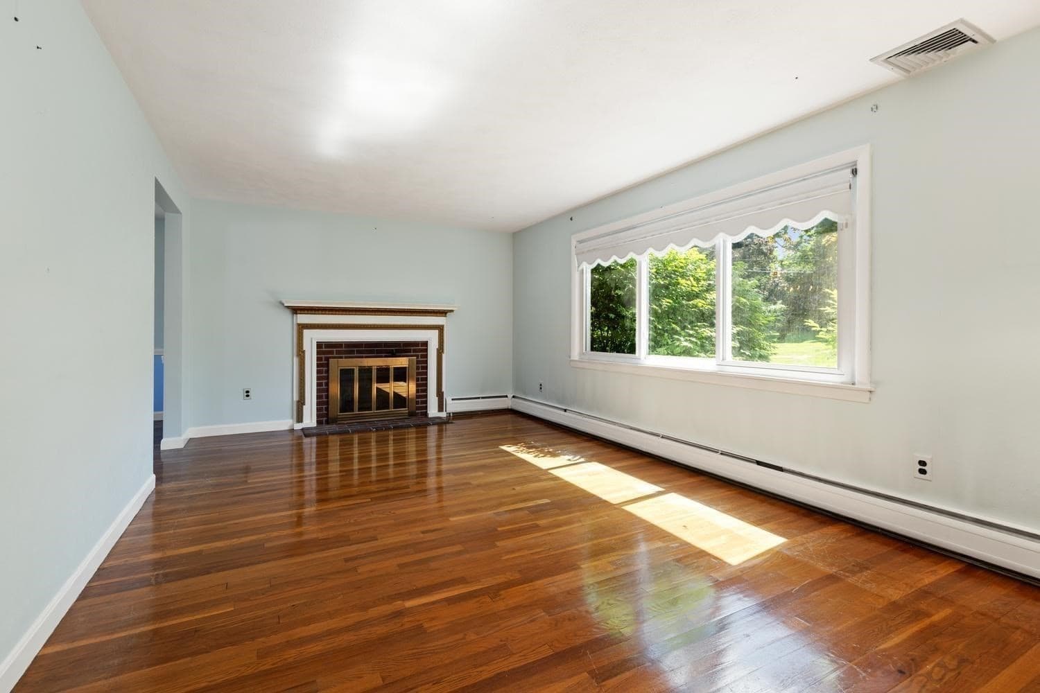 Single Family Residence at 4 Mayflower, Stoneham MA 02180, Stoneham, photo 6 of 32