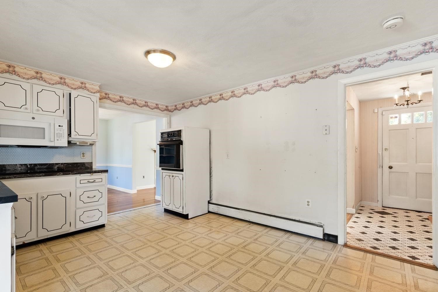 Single Family Residence at 4 Mayflower, Stoneham MA 02180, Stoneham, photo 14 of 32
