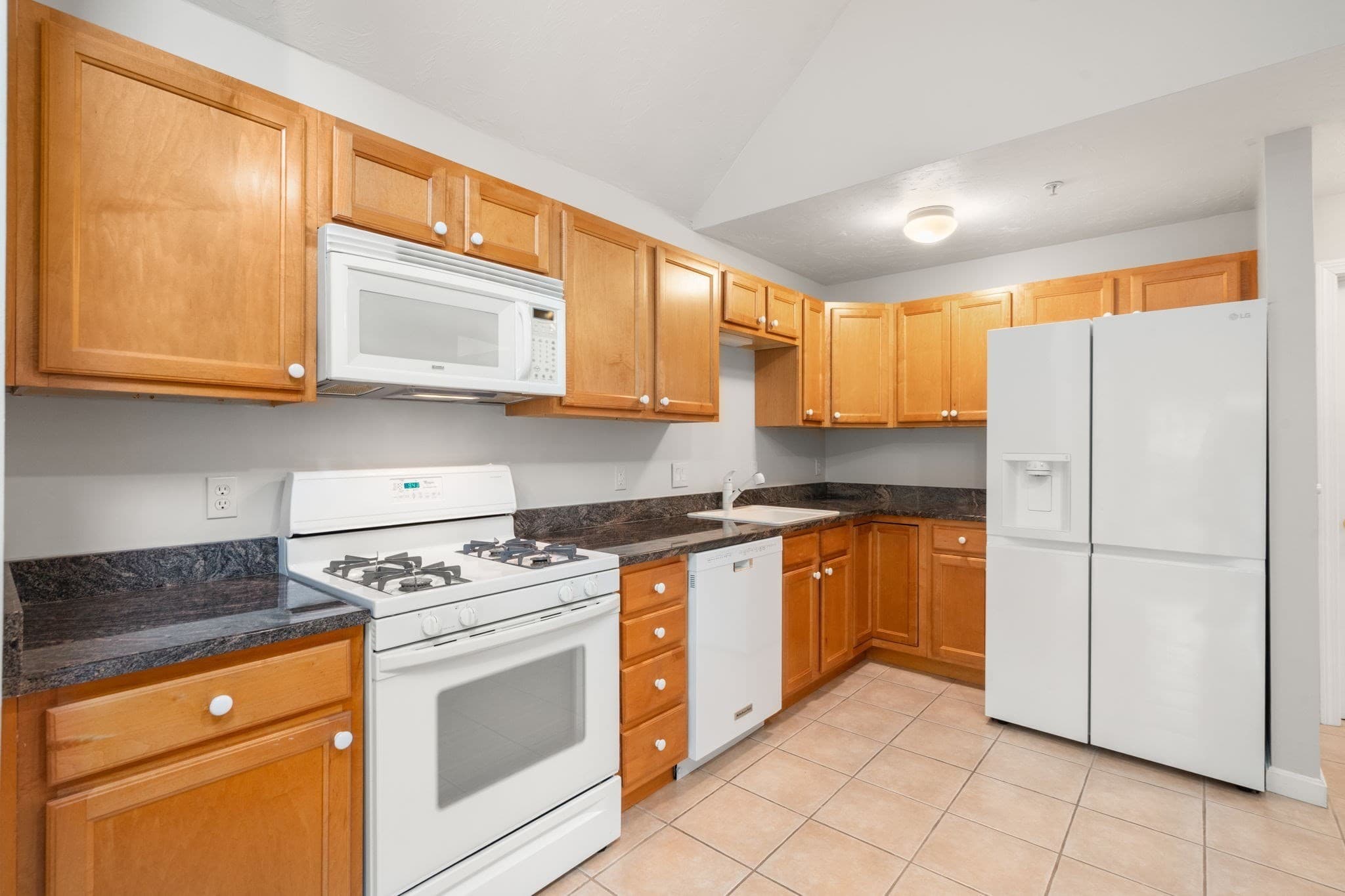 Condominium at 65 Blue Spruce Way # 65, Mashpee MA 02649, Mashpee, photo 12 of 41