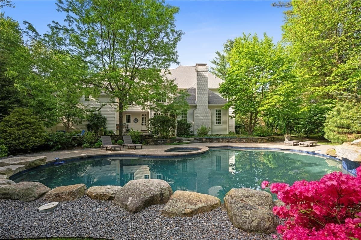 Single Family Residence at 1 Thistle Hill Ln, Westborough MA 01581, Westborough, photo 2 of 42