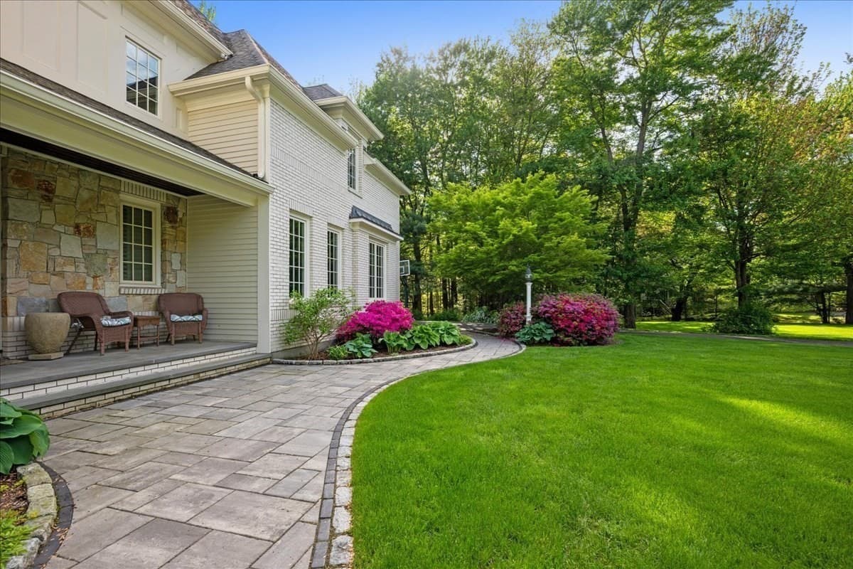 Single Family Residence at 1 Thistle Hill Ln, Westborough MA 01581, Westborough, photo 4 of 42