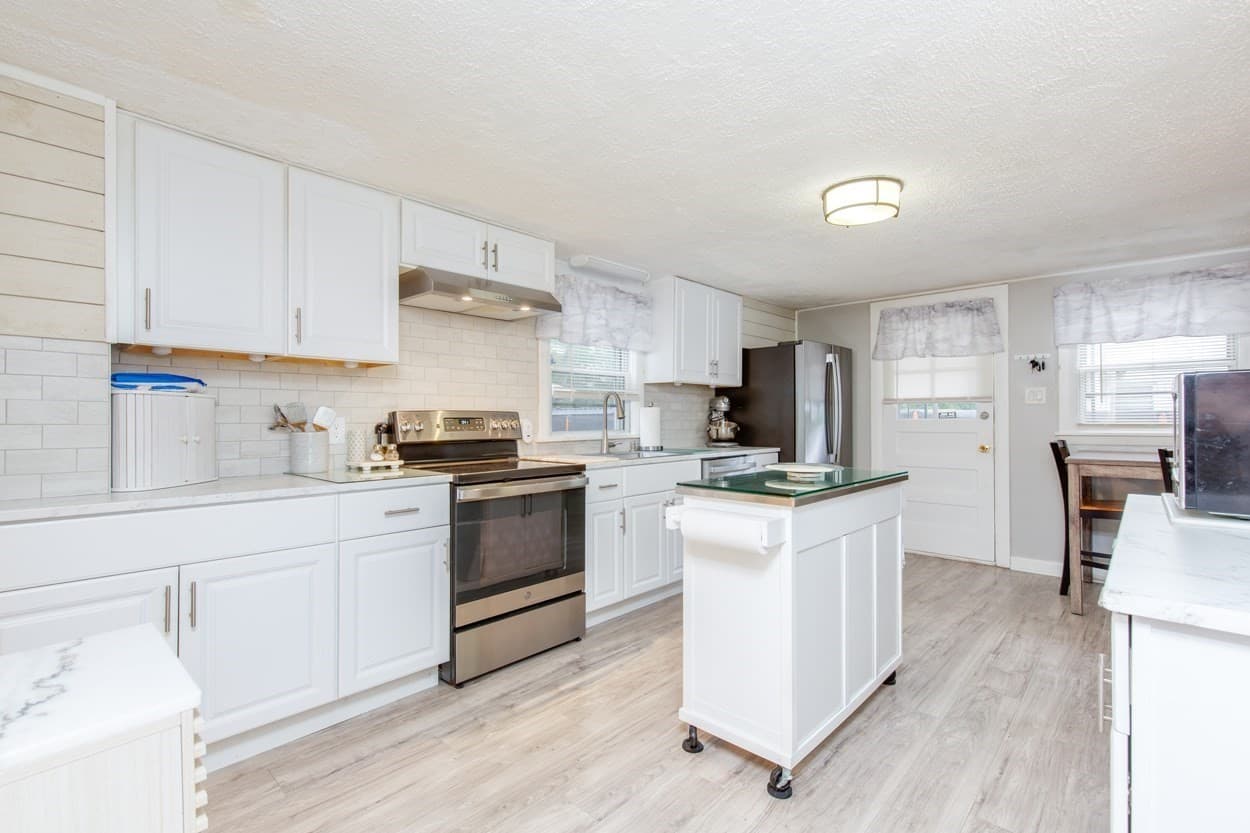 Single Family Residence at 119 Lawrence St, Methuen MA 01844, Methuen, photo 12 of 32