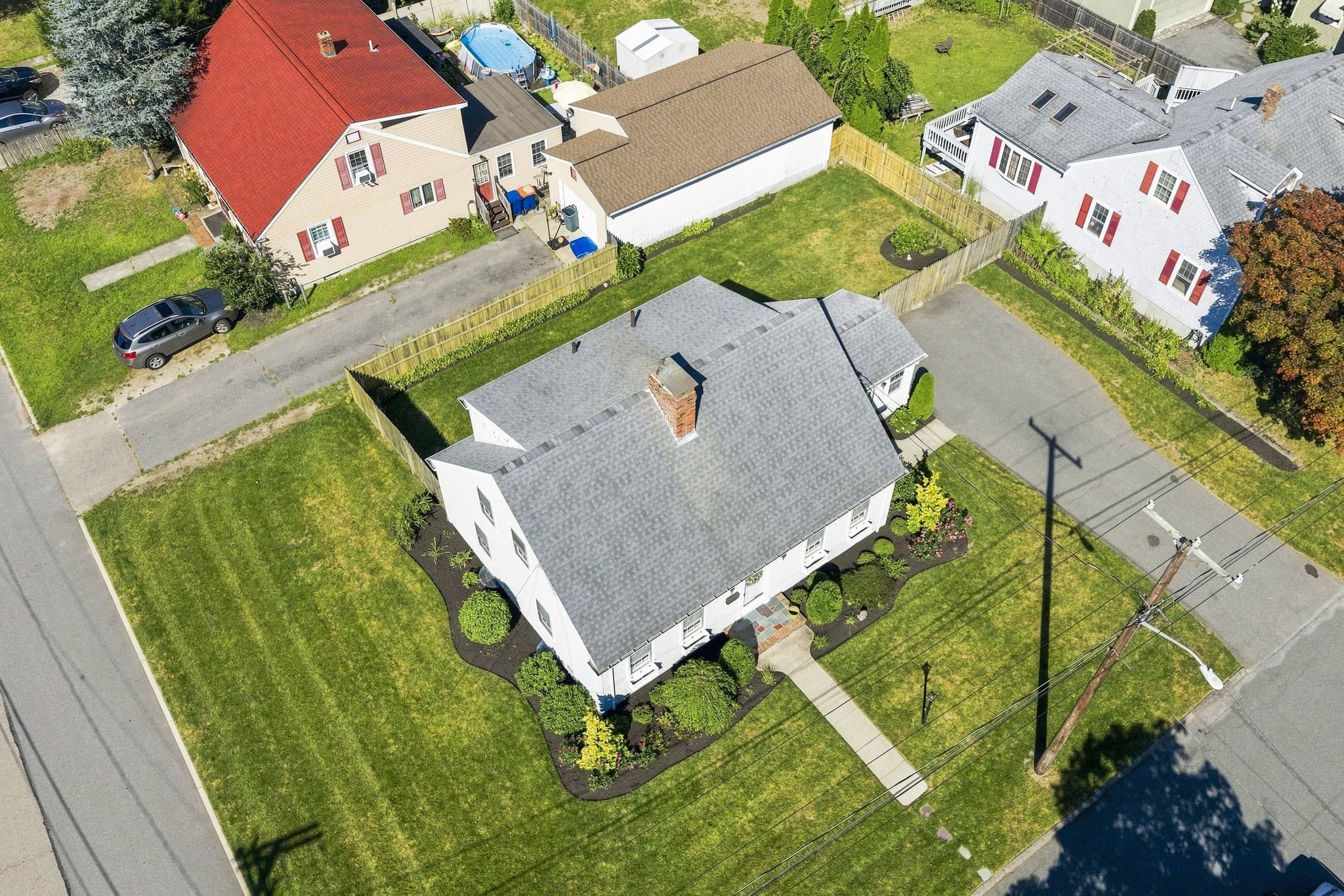 Single Family Residence at 189 Adelaide St, New Bedford MA 02745, New Bedford, photo 2 of 42