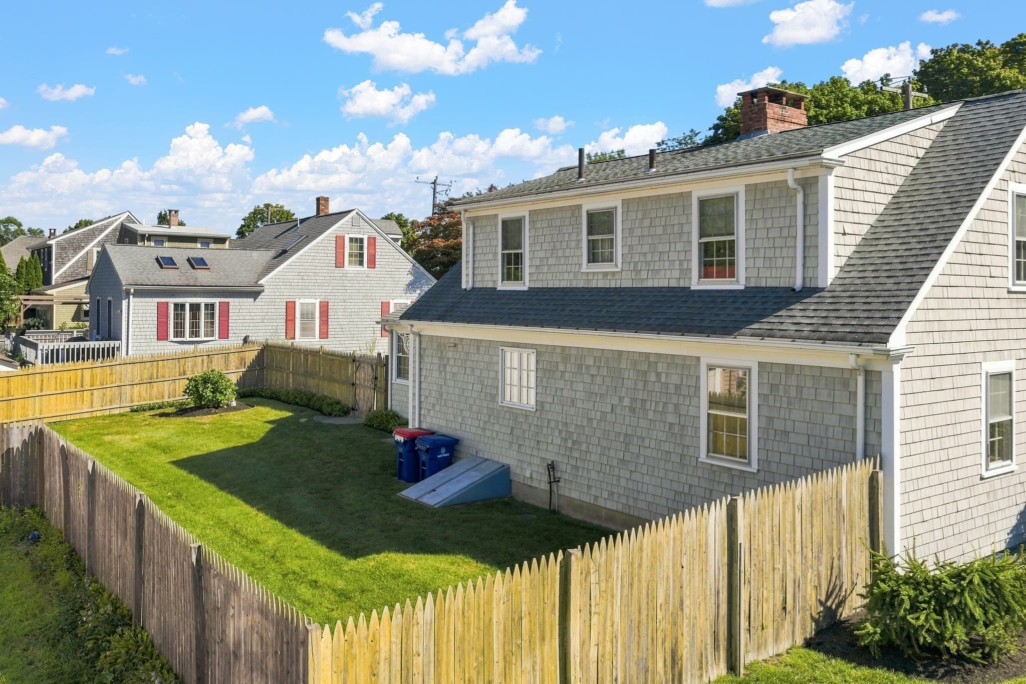 Single Family Residence at 189 Adelaide St, New Bedford MA 02745, New Bedford, photo 6 of 42