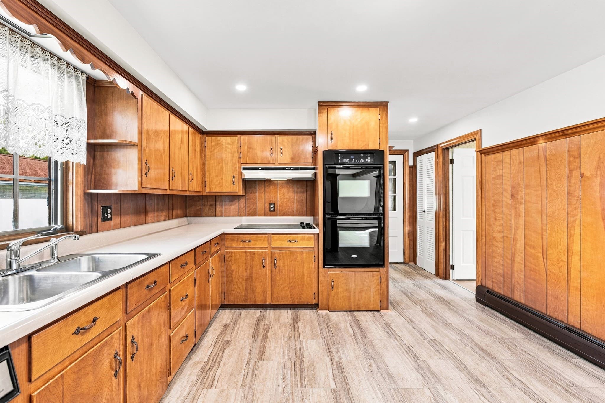 Single Family Residence at 189 Adelaide St, New Bedford MA 02745, New Bedford, photo 17 of 42